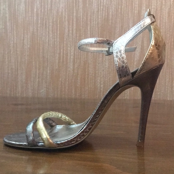 FINAL! Must go by 8/15 Guess silver and gold heel - Picture 4 of 4